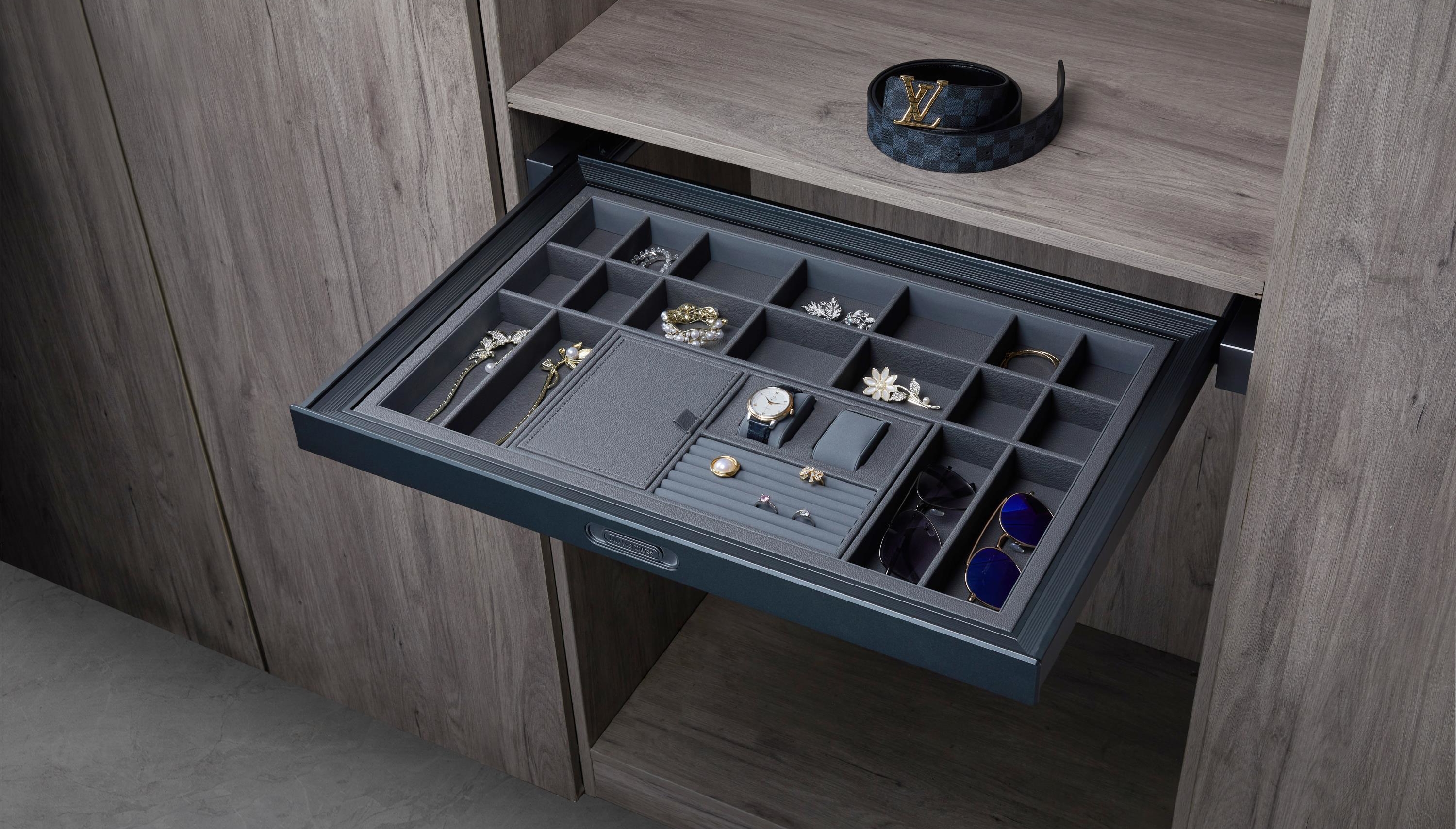 1a8e1b561f29e24bbbbde6501e6ed99e